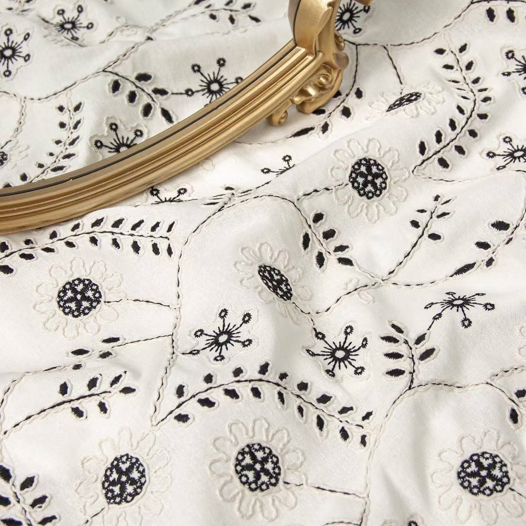 ヴィンテージ風フルワイド刺繍入り3Dコットンコードレース生地 - Vintage Sewing Textile のレビューと価格